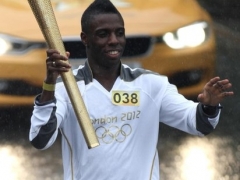 15-11-10-darius-torch-bearer-1